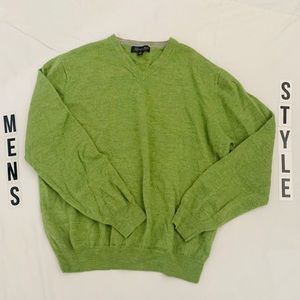 men’s green sweater